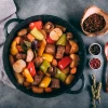 Жаровня литая антипригарная ТМ Горница Гранит со стеклянной крышкой, 32х9,5 см